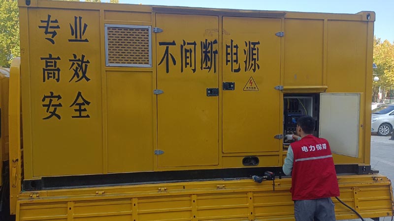 上杭柴油发电机组和UPS电源配合使用时，如何避免切换过程中的电力中断？